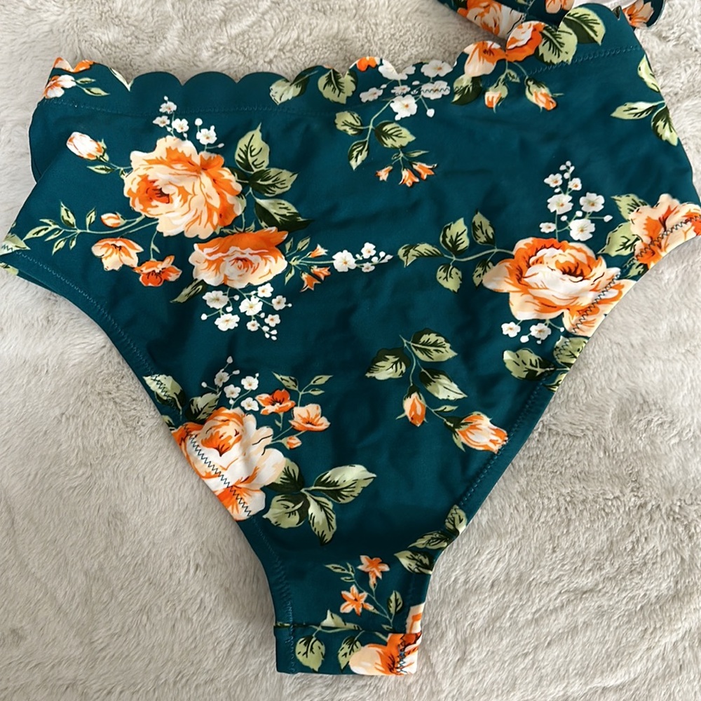 NWT Cupshe High Waisted Halter Bikini - Picture 8 of 9